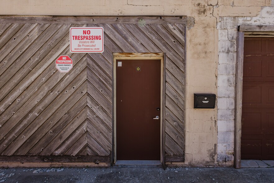 More Photos Of 470 N Seneca St, Wichita Warehouse For Sale