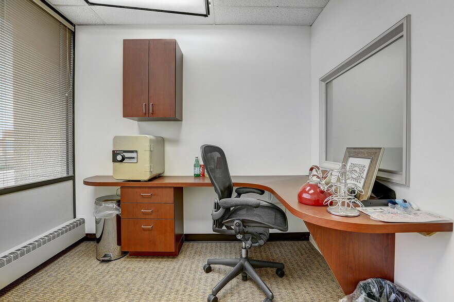 More Photos Of 215 S Wadsworth Blvd, Lakewood Medical For Lease
