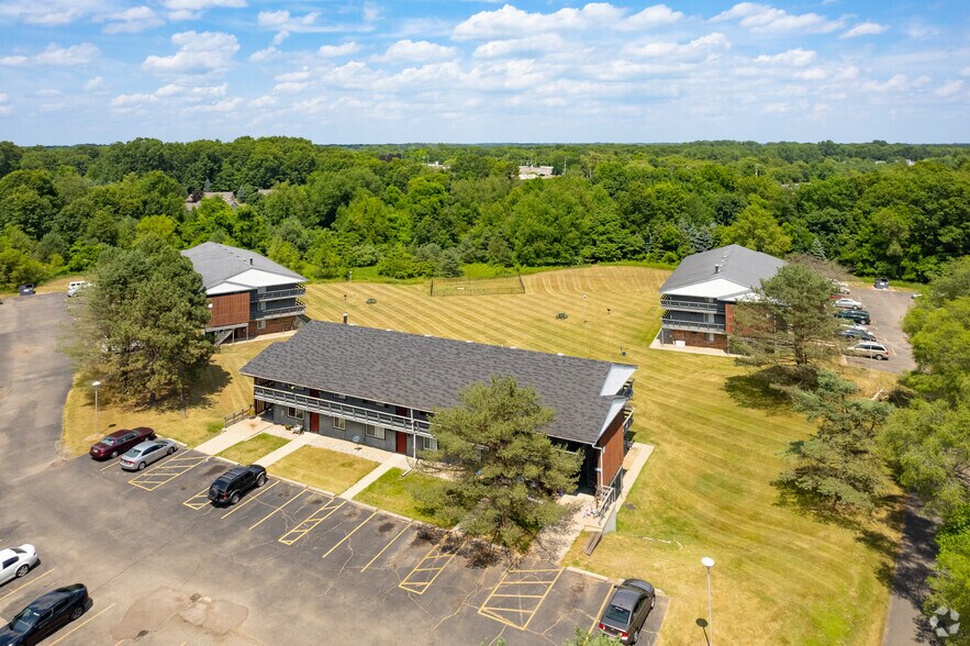 More Photos Of 1525-1605 Bacon Ave, Portage Apartments For Sale