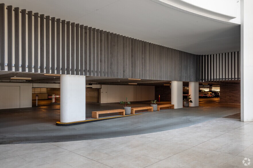 More Photos Of 1000 Auahi St, Honolulu Apartments For Lease