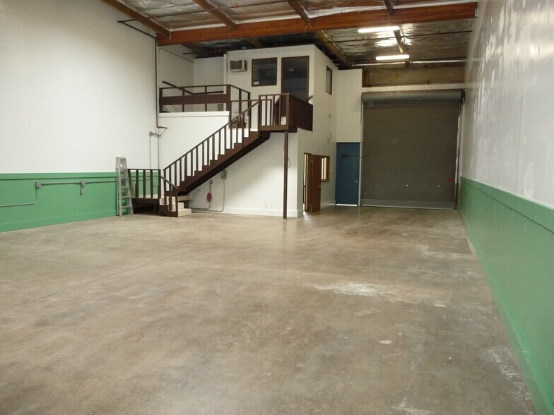 More Photos Of 96-1173 Waihona St, Pearl City Warehouse For Lease