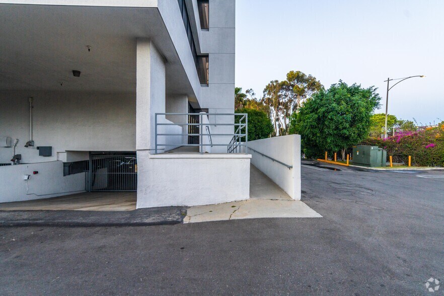 More Photos Of 5155 W Rosecrans Ave, Hawthorne Loft Creative Space For Sale