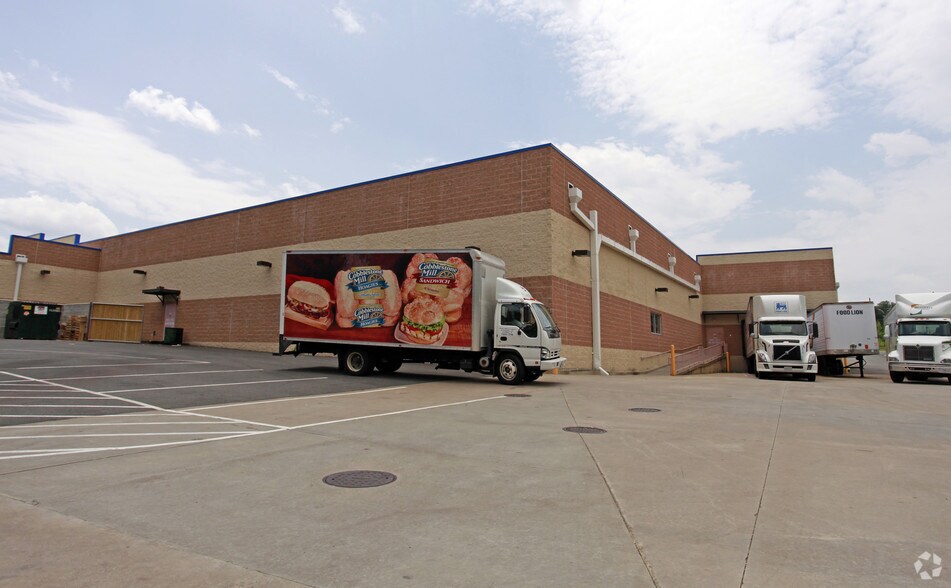 More Photos Of 6308-6356 Hoadly Rd, Manassas General Retail For Lease