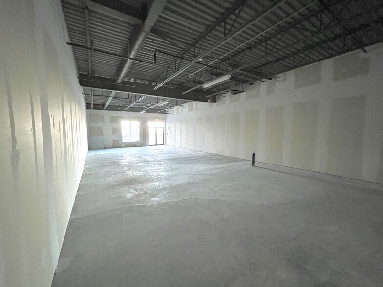 More Photos Of 3131 27th St NE, Calgary General Retail For Sale