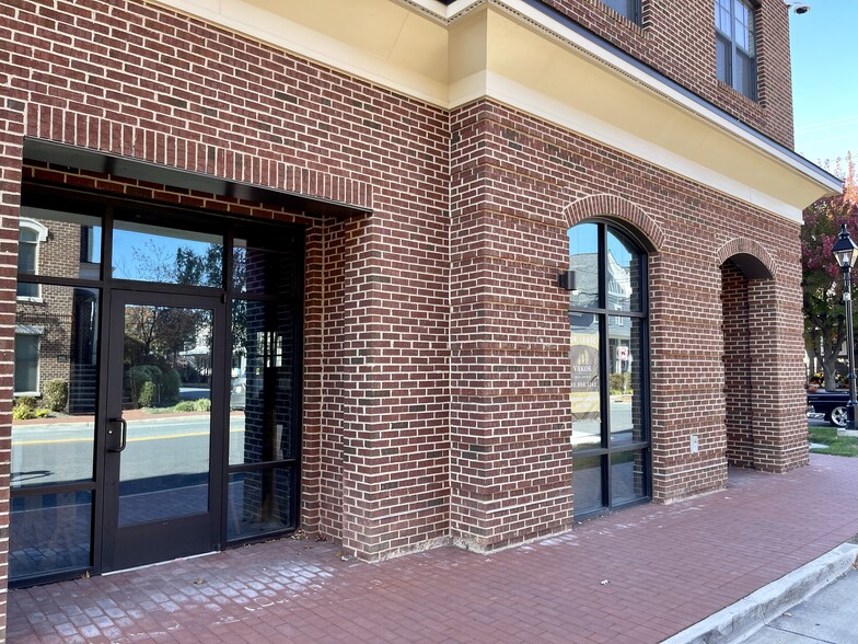 Primary Photo Of 1094-1096 Winchester Street @ Amelia Street, Fredericksburg Office Residential For Lease