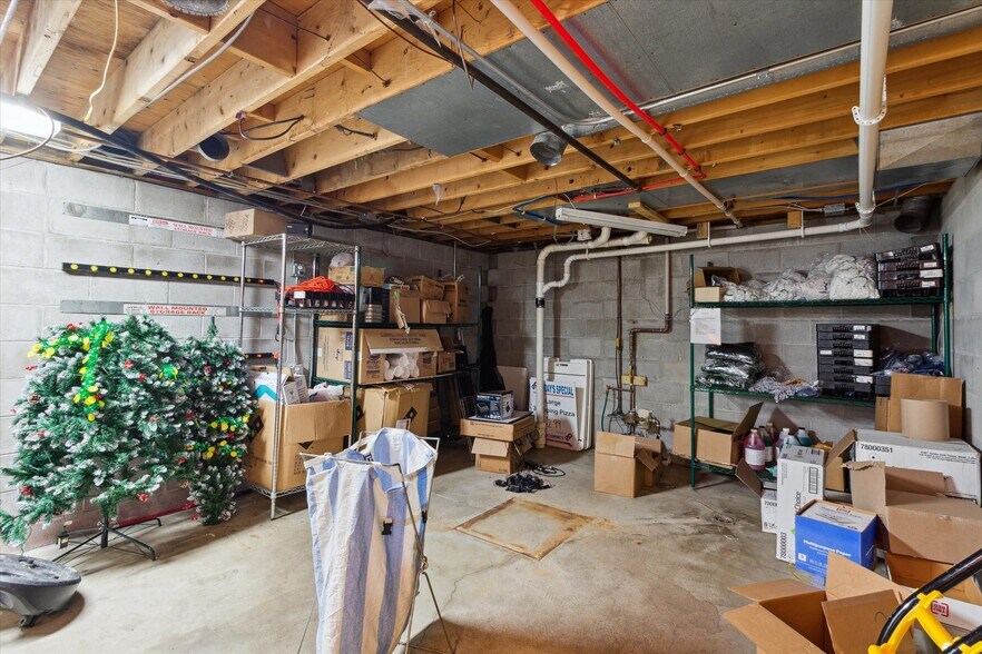 More Photos Of 1380 Wright Ave, Alma Freestanding For Sale