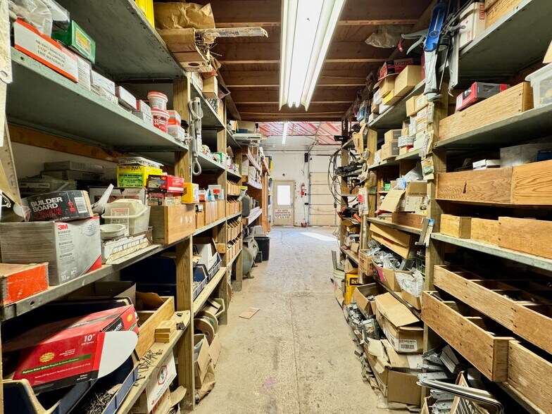 More Photos Of 424 PA-390, Tafton Flex For Sale