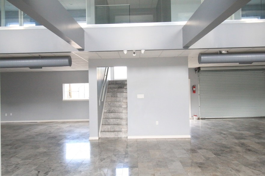 More Photos Of 5827 Star Ln, Houston Warehouse For Sale