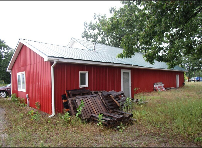 More Photos Of 4735 S Straits Hwy, Indian River General Retail For Sale