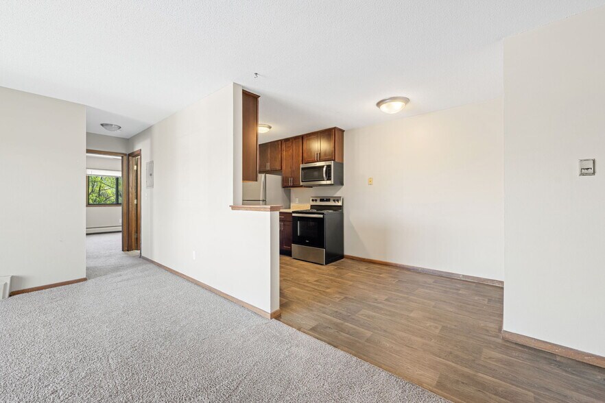 More Photos Of 371 Old Highway 8 SW, New Brighton Apartments For Sale