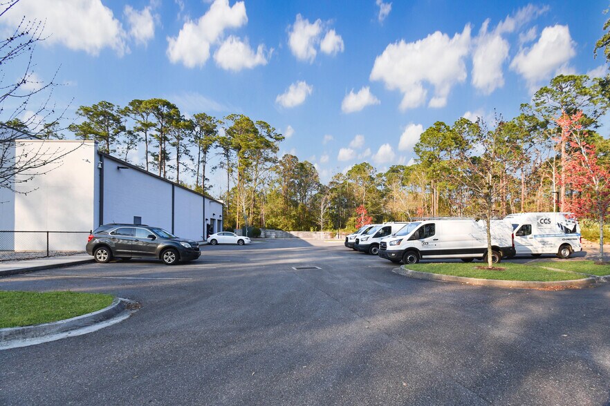 More Photos Of 10393 Fortune Pky, Jacksonville Office For Sale