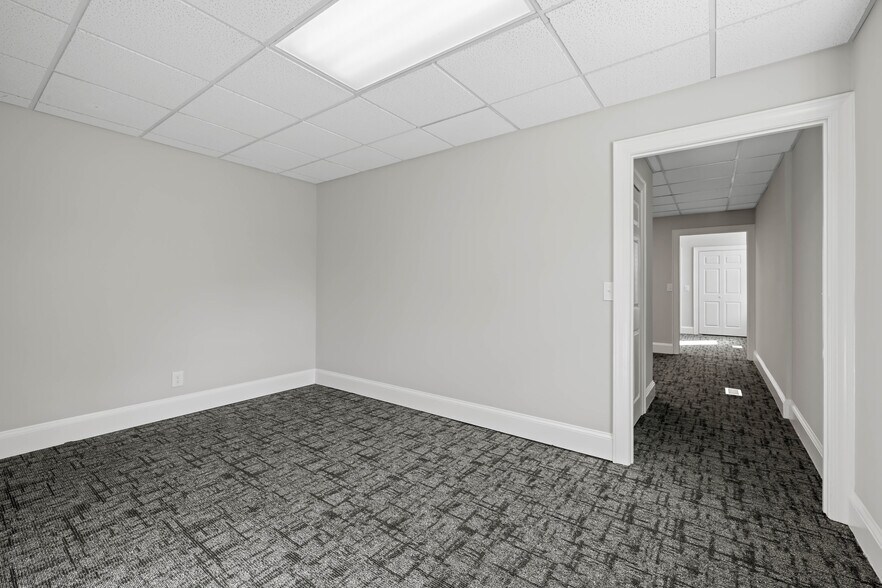 More Photos Of 504 W Broad St, Dunn Office For Sale