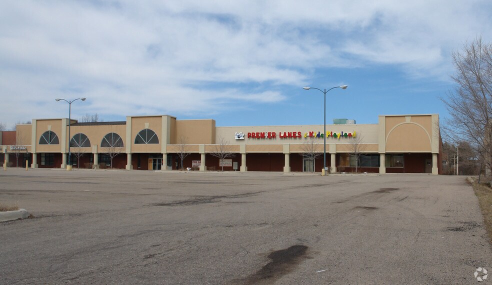 More Photos Of 7100-7150 Cooley Lake Rd, Waterford General Retail For Sale