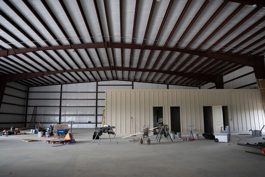 More Photos Of 7385 Fannett Rd, Beaumont Industrial For Lease