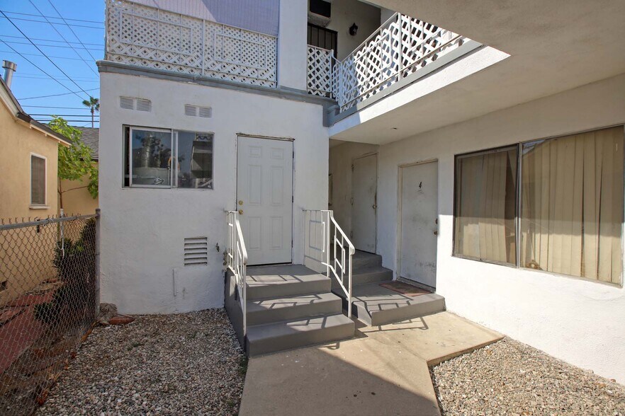 More Photos Of 1055 Grover Ave, Glendale Apartments For Sale