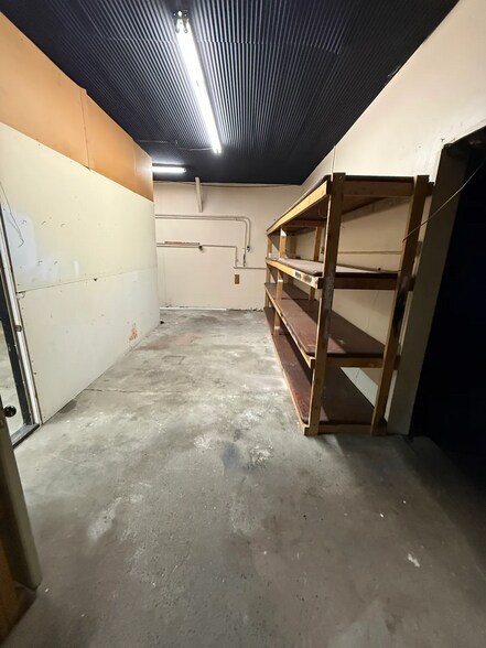 More Photos Of 16004 E 23rd St S, Independence Warehouse For Lease