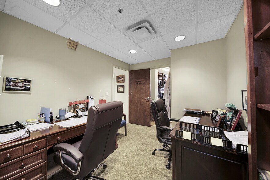 More Photos Of 350 N Pine Island Rd, Plantation Medical For Lease