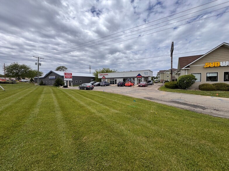 More Photos Of 1312 Hamilton St, Stoughton Freestanding For Lease