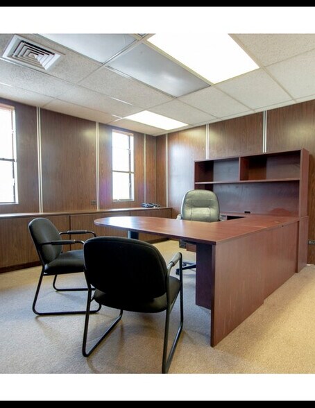 More Photos Of 3533 S Archer Ave, Chicago Office For Lease