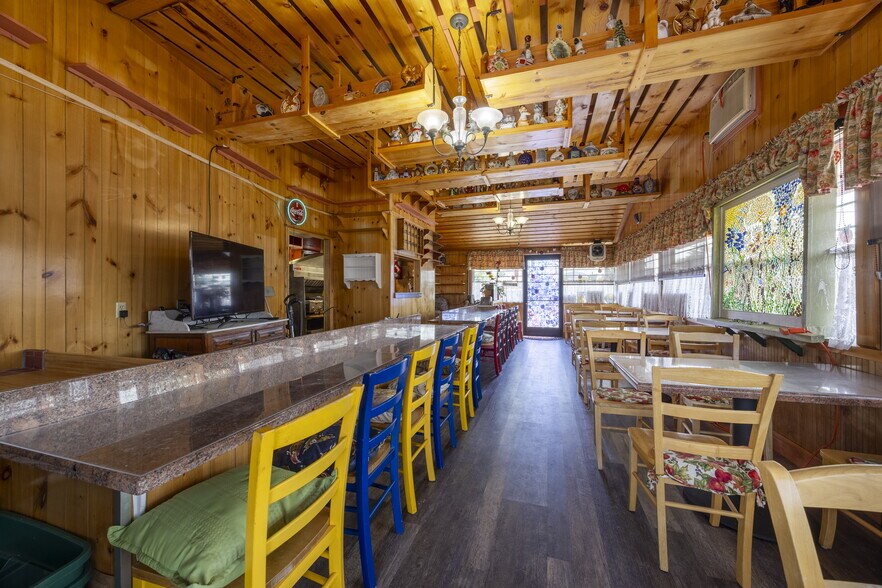More Photos Of 815 Main Ave, Tillamook Hotel For Sale