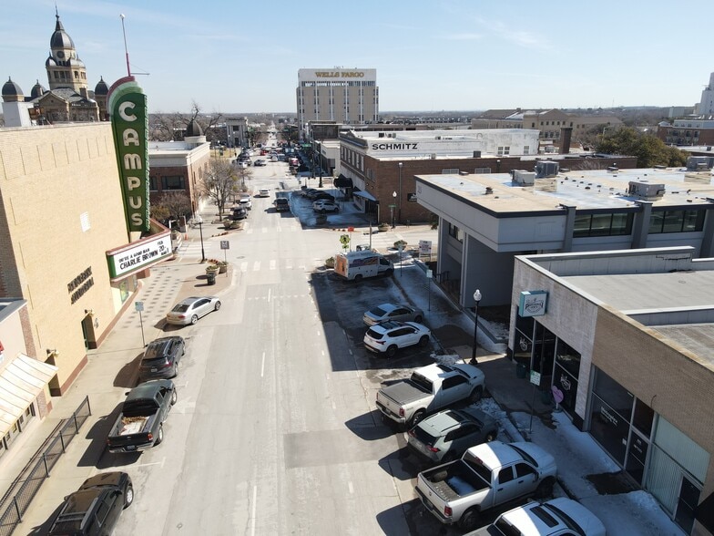 More Photos Of 221 W Hickory St, Denton Storefront For Lease