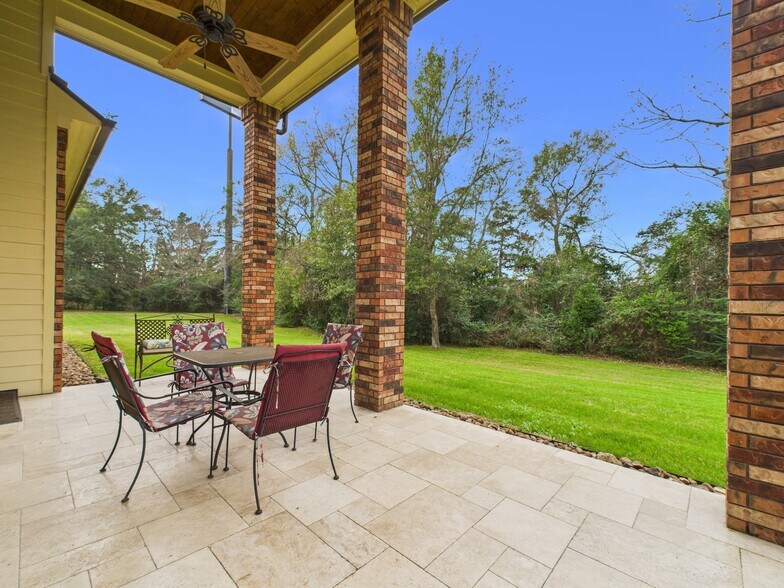 More Photos Of 16751 TX-75 Hwy, Willis Office For Sale