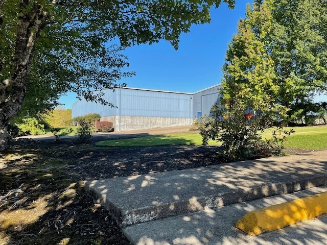 More Photos Of 1731 Industrial Way, Philomath Warehouse For Lease