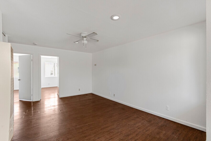 More Photos Of 3405 N Figueroa St, Los Angeles Apartments For Sale