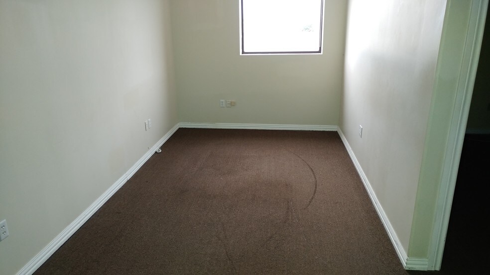 More Photos Of 6713 Broadway, Pearland Freestanding For Lease