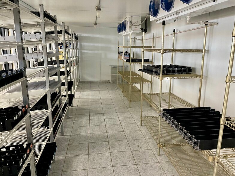 More Photos Of 2390 Highway 93, Hollister Service Station For Lease