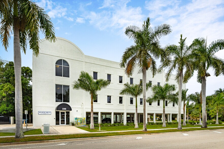 Primary Photo Of 2200 Broadway, Fort Myers Office For Lease