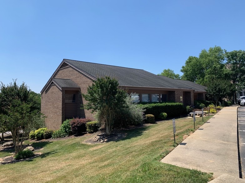 More Photos Of 30 Pointe Cir, Greenville Medical For Lease