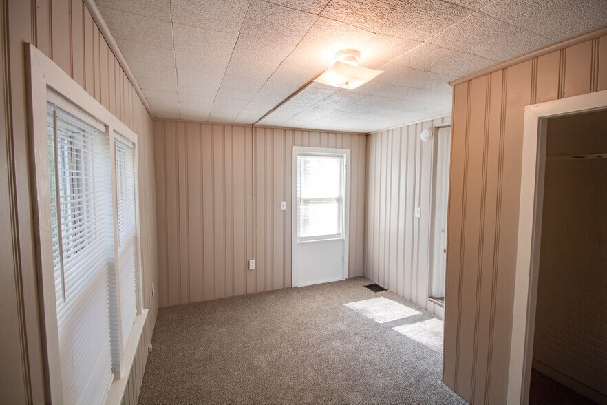 More Photos Of 1011 State St, Alton Apartments For Sale