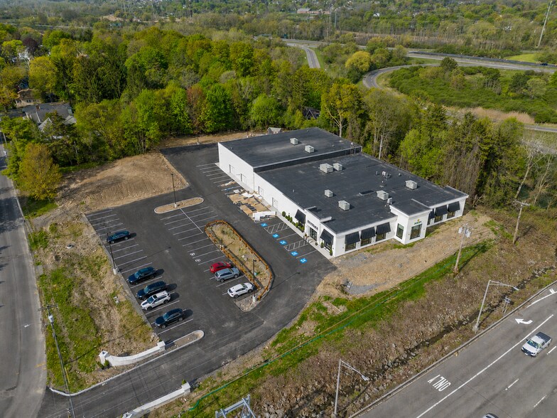 More Photos Of 100 Dewey Ave, Fayetteville Freestanding For Lease
