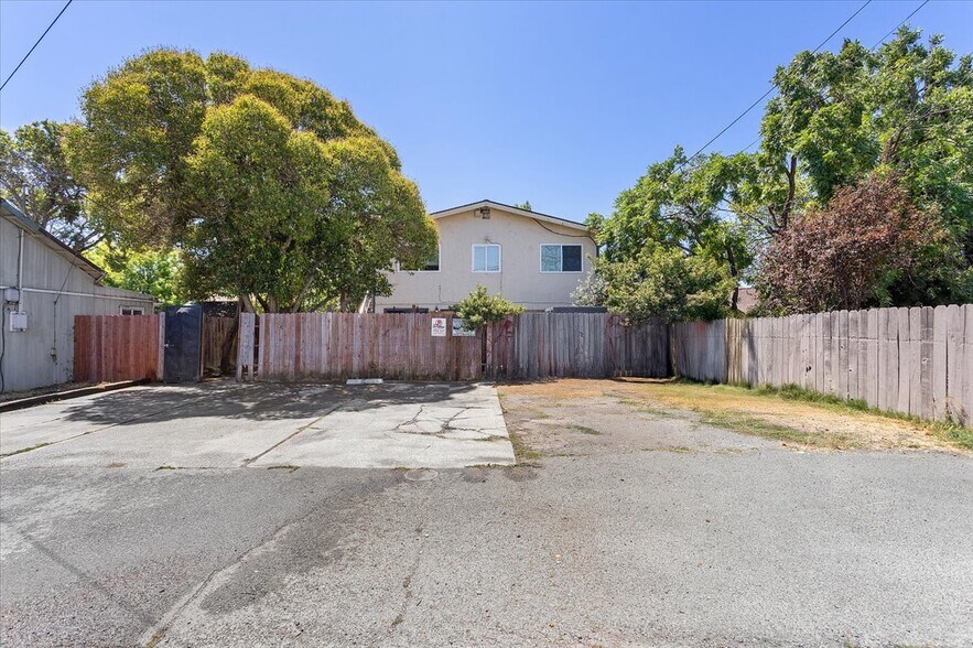 More Photos Of 812 Delaware St, Fairfield Apartments For Sale