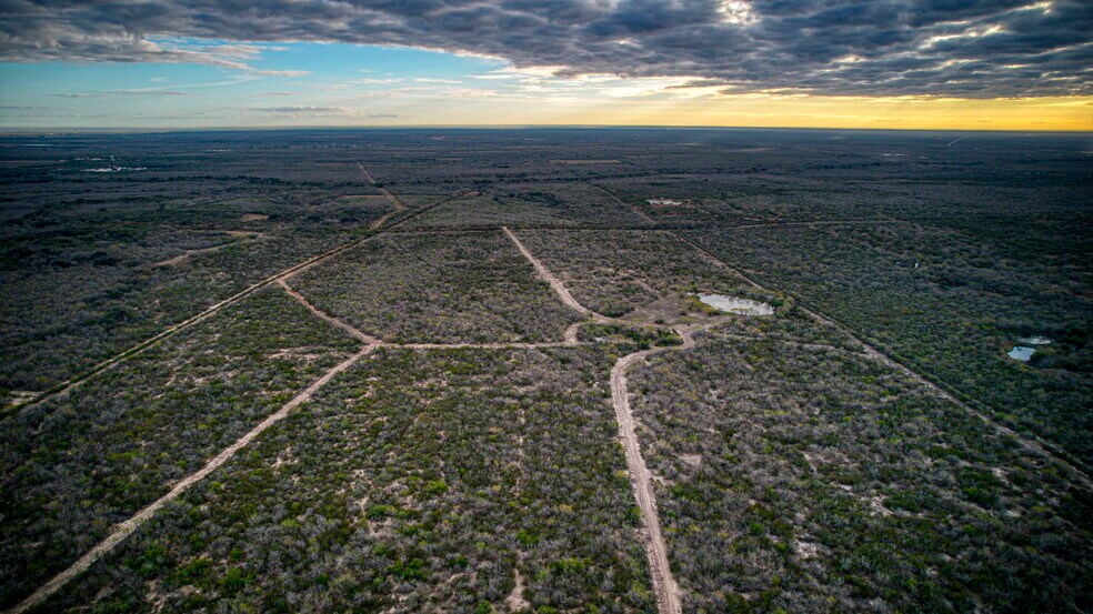 More Photos Of County Road 422, Pleasanton Land For Sale