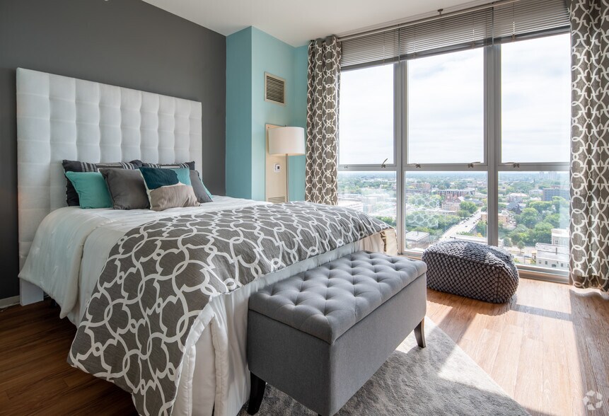 More Photos Of 1369 Spruce Pl, Minneapolis Apartments For Lease