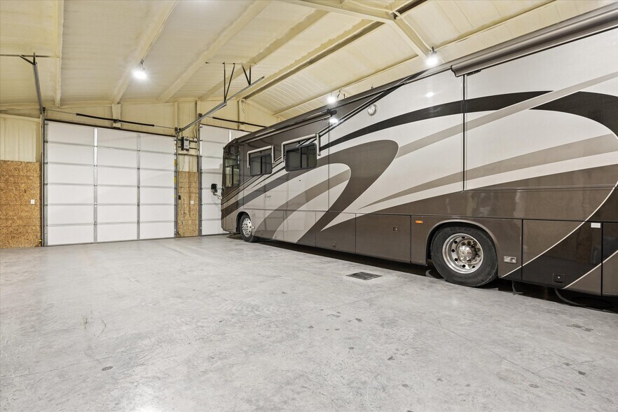 More Photos Of 7703 Prairie Creek Ln, Tolar Contractor Storage Yard For Sale