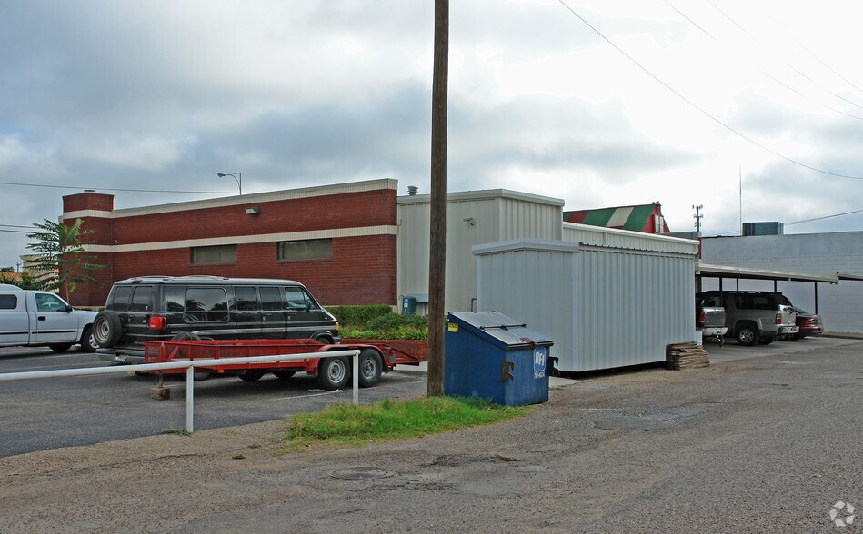 More Photos Of 4421 19th St, Lubbock Office For Lease