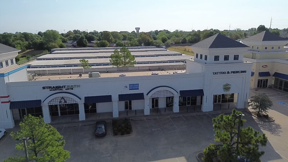 More Photos Of 1444-1468 N Kelly Dr, Edmond Storefront Retail Office For Sale