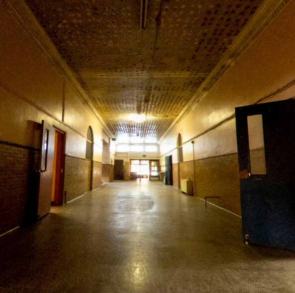 More Photos Of 1525 W 14th St, Anderson Apartments For Sale