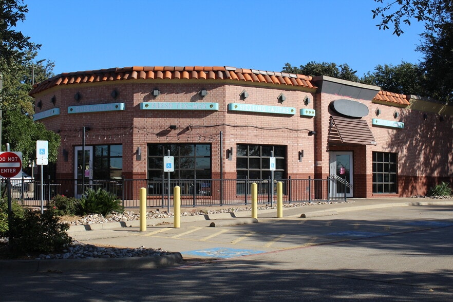 Primary Photo Of 15120 Marsh Ln, Addison Fast Food For Sale