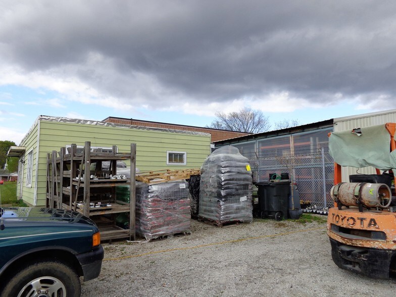 More Photos Of 350 S Parker St, Olathe Garden Center For Sale