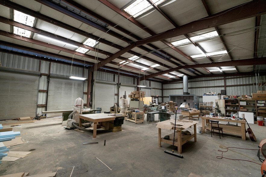 Primary Photo Of 2430 S Terminal Dr, Saint Petersburg Warehouse For Lease