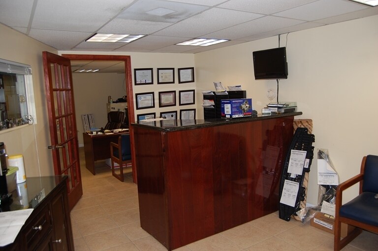 More Photos Of 1801 NW 29th St, Oakland Park Auto Repair For Lease