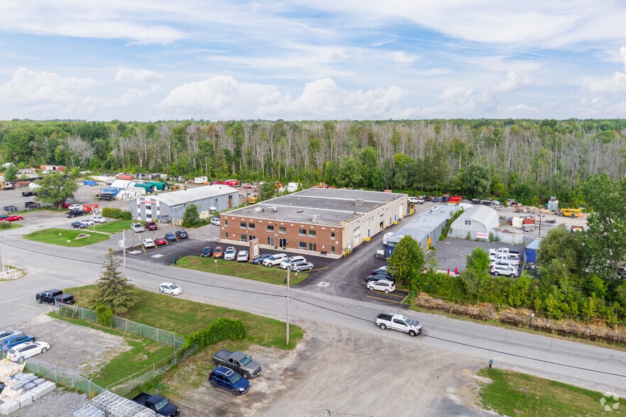 More Photos Of 2575-2591 Del Zotto Ave, Ottawa Warehouse For Lease