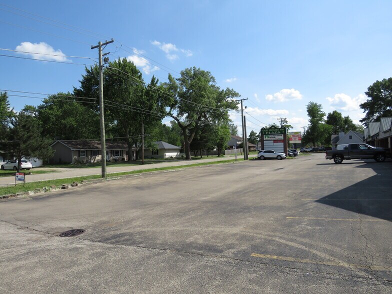 More Photos Of 264-272 S Front St, Braidwood Freestanding For Lease