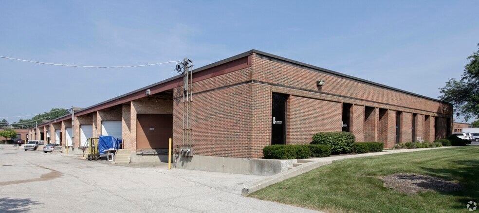 More Photos Of 1200-1258 Remington Rd, Schaumburg Light Distribution For Lease
