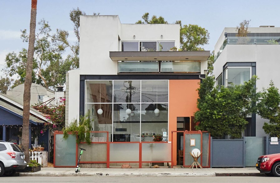 More Photos Of 1432-1434 Abbot Kinney Blvd, Venice Storefront Retail Office For Lease