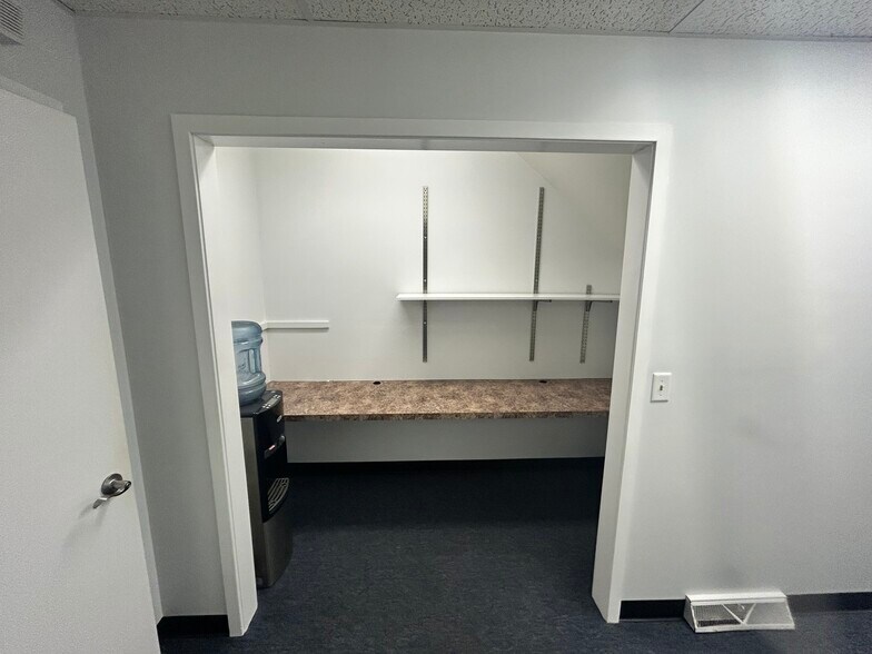 More Photos Of 1365 Blue Mountain Dr, Danielsville Office For Lease